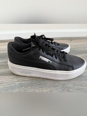 Puma Smash V3 Platform Sneakers in black and white women’s size 10
